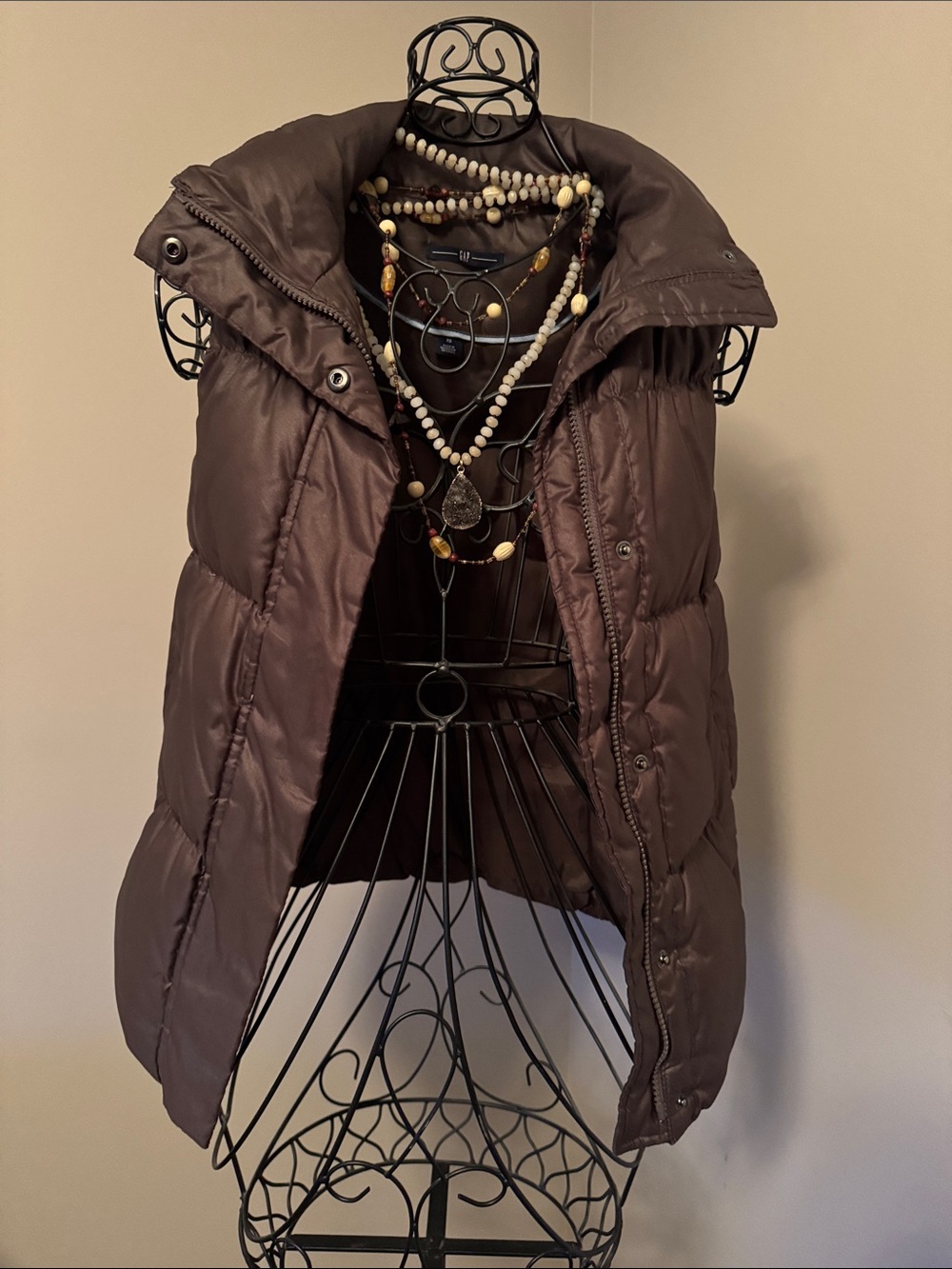 GAP Quilted Puffer Vest in Chocolate Brown